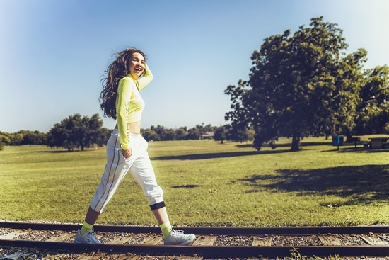 Hiền Thục khoe vẻ thanh xuân phơi phới trong loạt ảnh chạy bộ ở Mỹ