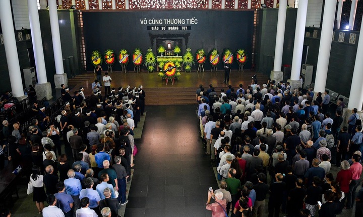 Hàng ngàn người tiễn đưa vị “cha đẻ của toán tối ưu toàn cục” về với đất mẹ