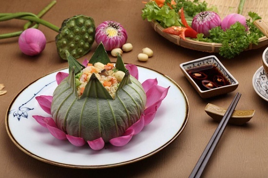 Bật mí cách làm món cơm hấp lá sen thanh mát ngày hè 