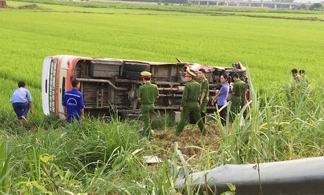 Tin tức tai nạn giao thông mới nhất hôm nay 21/7/2019: Xe trộn bê tông cán tử vong nữ sinh 19 tuổi