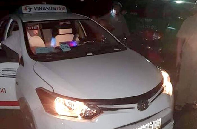 Tài xế Vinasun chống trả tên cướp quyết liệt khi bị cứa cổ để cướp tài sản