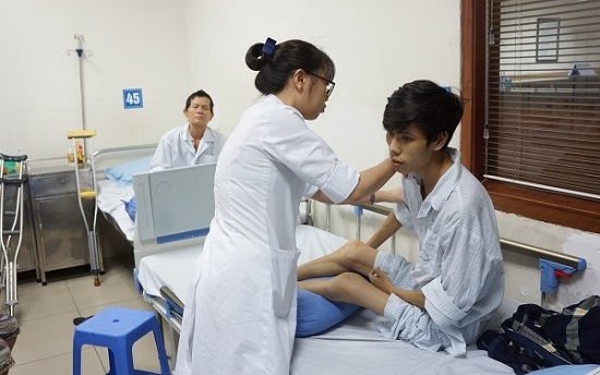 Thẻ BHYT: “Chiếc phao cứu sinh” của các bệnh nhân 