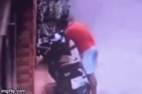 Video: Thanh niên bảnh bao bẻ khóa xe Honda Vision trong tích tắc rồi ung dung lái xe tẩu thoát