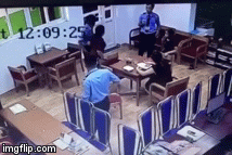 Xôn xao clip xô xát giữa nhóm bảo vệ và phụ nữ tại Trường Everest