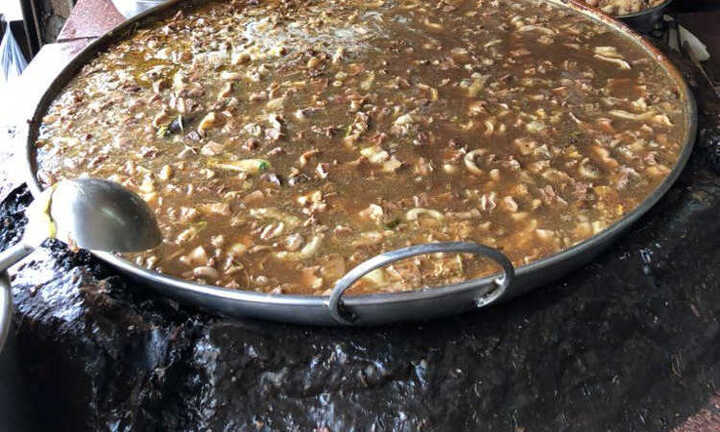 Nhà hàng Thái Lan đun nước dùng suốt 45 năm phục vụ thực khách