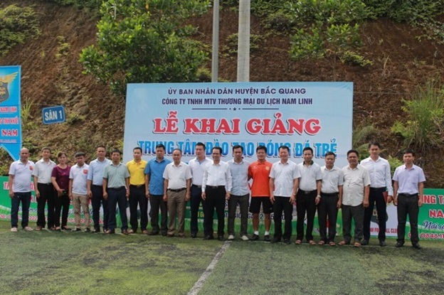 Trung tâm đào tạo bóng đá trẻ Nam Linh long trọng tổ chức lễ khai giảng khóa đầu tiên tại Hà Giang.