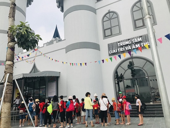 Khám phá công viên nước hiện đại nhất phía Tây Hà Nội 