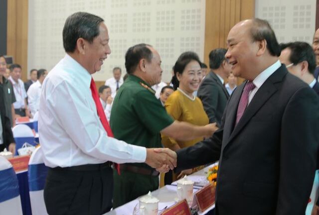 Thủ tướng Nguyễn Xuân Phúc: Không chấp nhận những doanh nghiệp lợi dụng lỗ hổng pháp luật để trục lợi