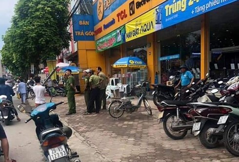 Hà Nội: Điều tra vụ nhân viên bảo vệ Điện máy Xanh bất ngờ bị chém gục