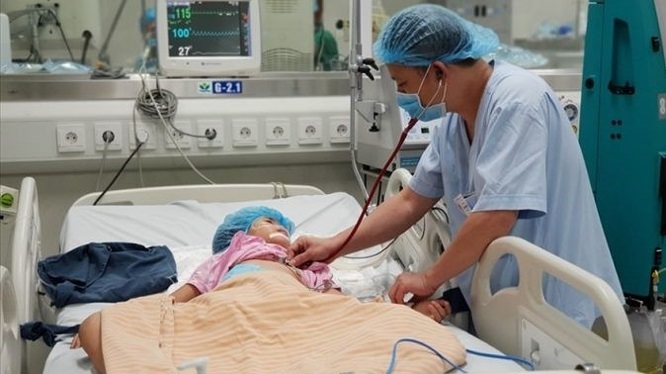 Sự thật bất ngờ sau tin bé 2 tuổi bị nhiễm vi rút lạ phải nằm ở phòng vô trùng