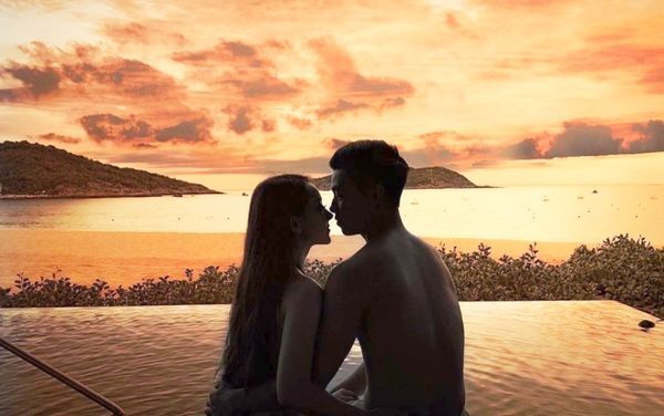 Hậu vệ Văn Thanh khoe 'ảnh nóng' với bạn gái khiến fan ghen tị