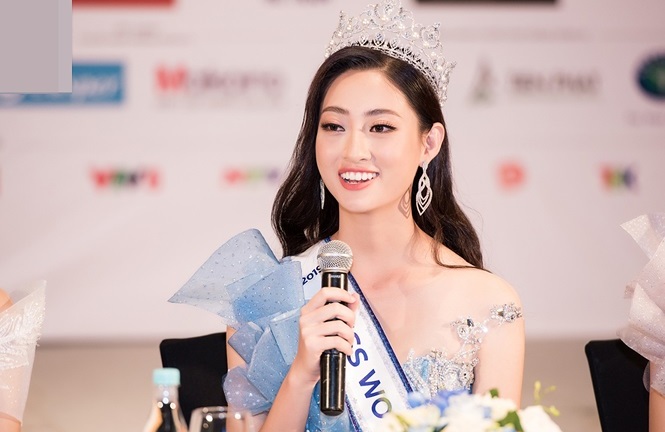 Hoa hậu Lương Thùy Linh không chỉ 'tài sắc vẹn toàn' mà nét chữ cũng khiến nhiều người mê