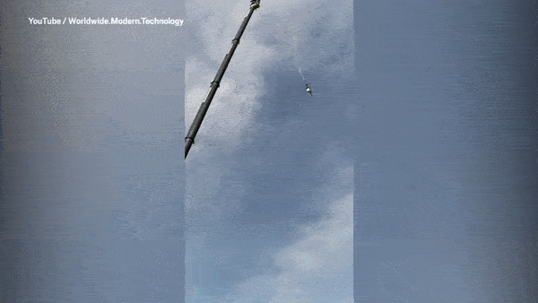 Kinh hoàng cảnh dây treo bị đứt, người nhảy bungee lao đầu xuống đất