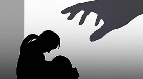 Ký ức kinh hoàng của người phụ nữ từng bị bạn thân của bố xâm hại tình dục