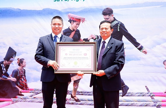 Bất ngờ với màn nhảy sạp đạt kỷ lục Việt Nam tại Fansipan 