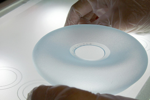 Những điều cần lưu ý về phẫu thuật đặt túi ngực