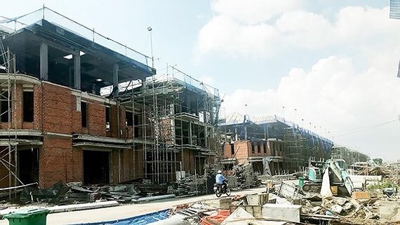 Hưng Lộc Phát xây “lụi” 110 căn biệt thự, Sở Xây dựng lại chỉ phê bình đội thanh tra