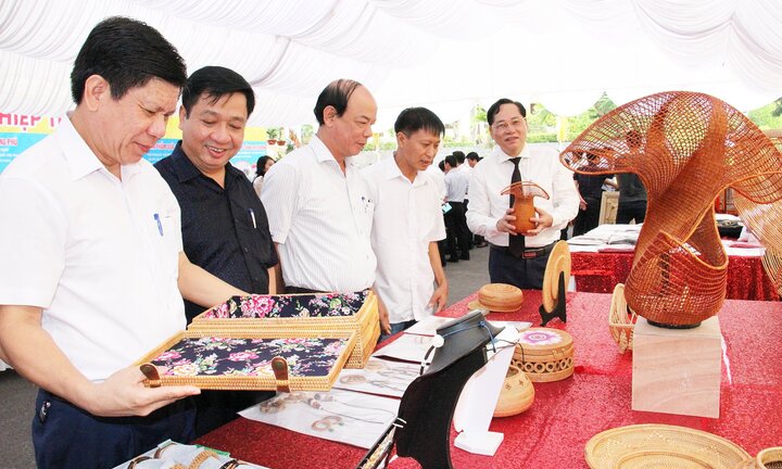 Nhìn lại 10 năm xây dựng Nông thôn mới vùng đồng bằng sông Hồng và Bắc Trung Bộ