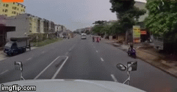 Video: Tài xế container bẻ lái 