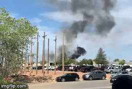 Máy bay Mỹ bất ngờ bốc cháy ngùn ngụt khi chuẩn bị cất cánh