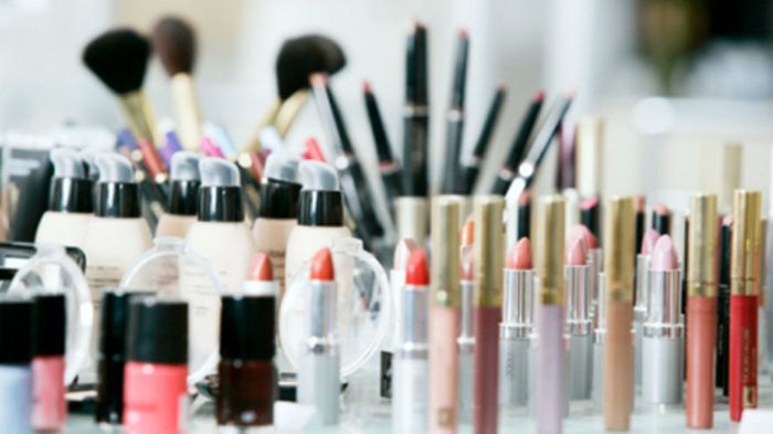 Cửa hàng mỹ phẩm bán hàng không xuất hóa đơn VAT?