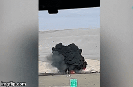 Video: Lao vào xe tải đi ngược chiều, xe bồn phát nổ khiến 2 người thiệt mạng