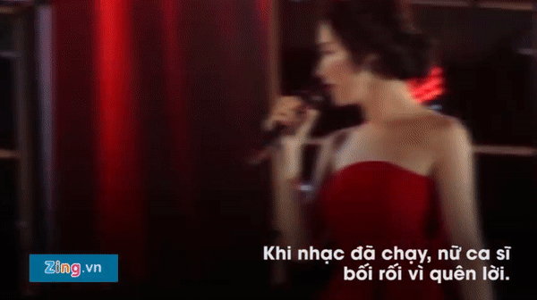 Video: Loạt ca sĩ đình đám bỗng quên lời bài hát trên sân khấu và cách xử lý