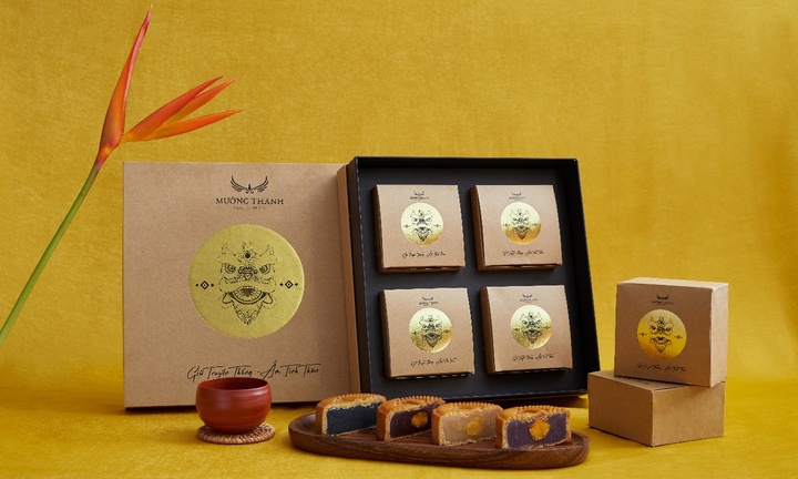 Gửi trao tâm tình qua tấm bánh trung thu