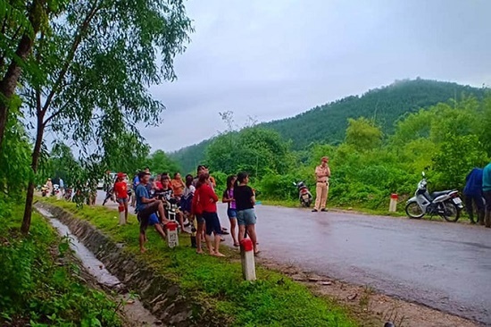 Xác định nguyên nhân người đàn ông tử vong dưới bụi tre trên quốc lộ 48D