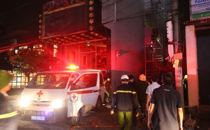 Cháy quán karaoke 8 tầng ở Bắc Ninh, một người tử vong