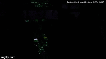 Video: Choáng ngợp trước cảnh bầu trời nhìn từ khoang máy bay 