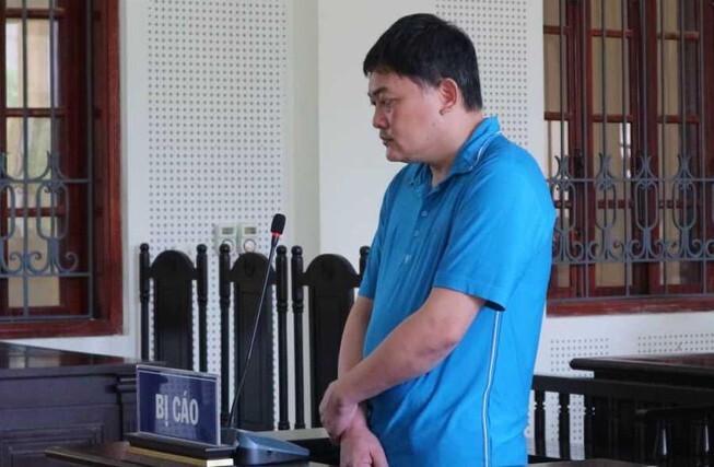 Kẻ lừa bạn học và thầy giáo của con lấy tiền tỷ tiêu xài nhận mức án 17 năm tù