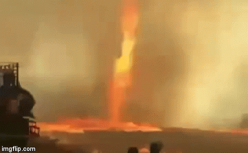 Video: Kinh hoàng khoảnh khắc lốc xoáy lửa siêu hiếm tại Brazil