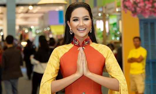 H'hen Niê đẹp xuất sắc với áo dài thướt tha ở Thái Lan