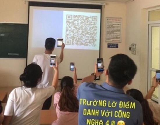 Dân mạng choáng với cách điểm danh 
