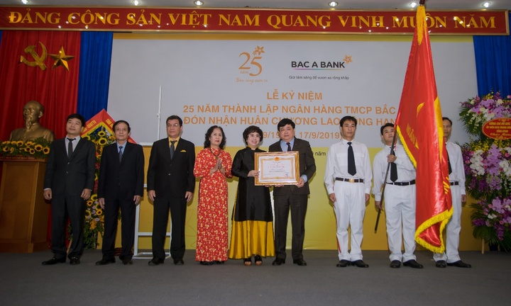 BAC A BANK kỉ niệm 25 năm thành lập và đón nhận Huân chương Lao động hạng Ba