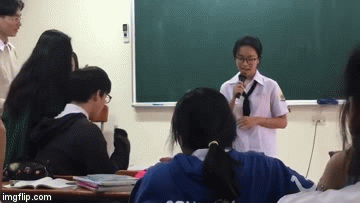 Nữ sinh “bắn” rap cực chất trên lớp học, nghe kỹ hóa ra là tác phẩm văn học vô cùng quen thuộc