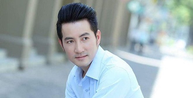 Ca sĩ Nguyễn Phi Hùng: Giữa cơn bão tin đồn giới tính, cặp kè bầu show vẫn thanh thản hát