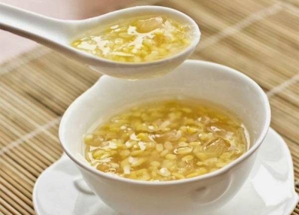 Ăn bưởi xong đừng vội vứt vỏ, mẹ khéo tay làm ngay món ngon này đãi cả nhà