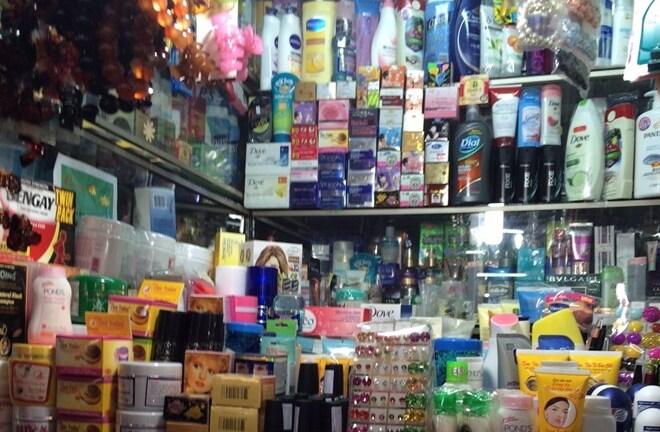 Hàng hóa không rõ nguồn gốc tràn làn thị trường