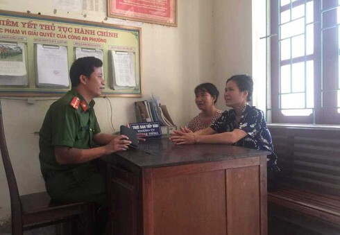 Nhặt được hơn 20 triệu đồng, hai người phụ nữ nghèo ở Hà Tĩnh tìm người trả lại