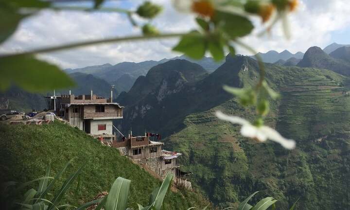 Công trình 7 tầng đồ sộ trên đèo Mã Pì Lèng được xây dựng từ bao giờ?