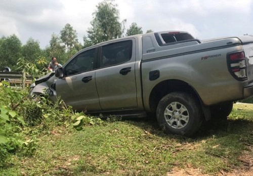 Tin tức tai nạn giao thông mới nhất hôm nay 6/10/2019: Va chạm với xe bán tải, 2 vợ chồng trẻ tử vong