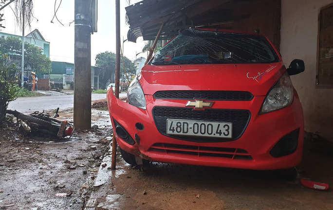 Tin tức tai nạn giao thông mới nhất hôm nay 8/10/2019: Say rượu, một cán bộ công an tông chết người