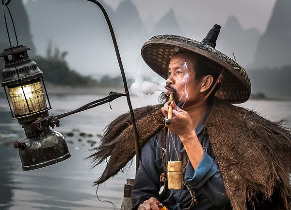 Video: Tuyệt kỹ dùng chim bắt cá trên sông Lệ Giang của người Trung Quốc 