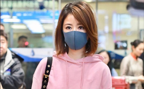Lâm Tâm Như xuất hiện với phong cách xuề xòa, lộ rõ thần sắc phờ phạc