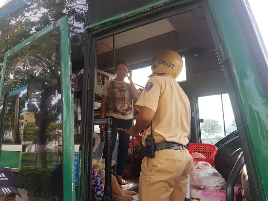 Tin tức pháp luật mới nhất ngày 15/10/2019: Phạt sai, CSGT phải bồi thường cho tài xế hơn 30 triệu đồng