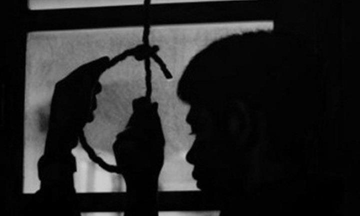 Xót xa hai chị em sinh đôi học lớp 10 tại trường quốc tế ở TP.HCM tự tử 