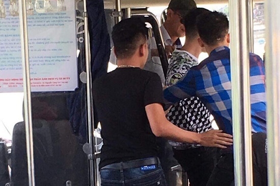 Xác định danh tính nhóm thanh niên hành hung nữ nhân viên phụ xe buýt ở Hà Nội