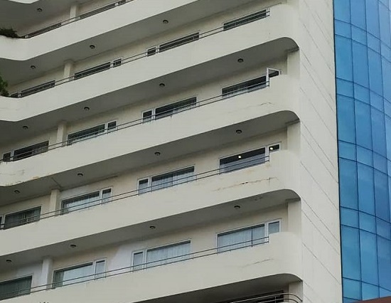 Phó phòng kế toán đại học rơi từ tầng 8 khách sạn tử vong